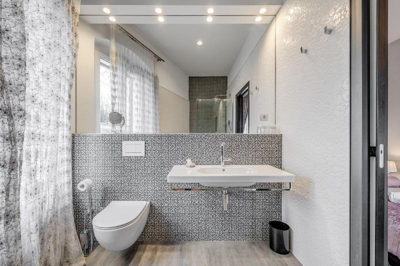 Starlight Luxury Suites image