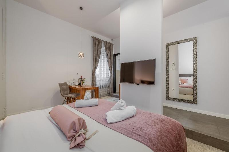 Starlight Luxury Suites image