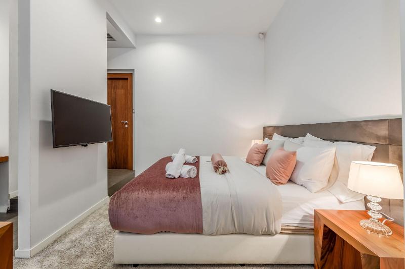 Starlight Luxury Suites image