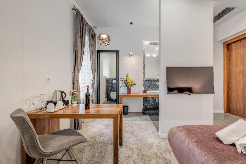 Starlight Luxury Suites image