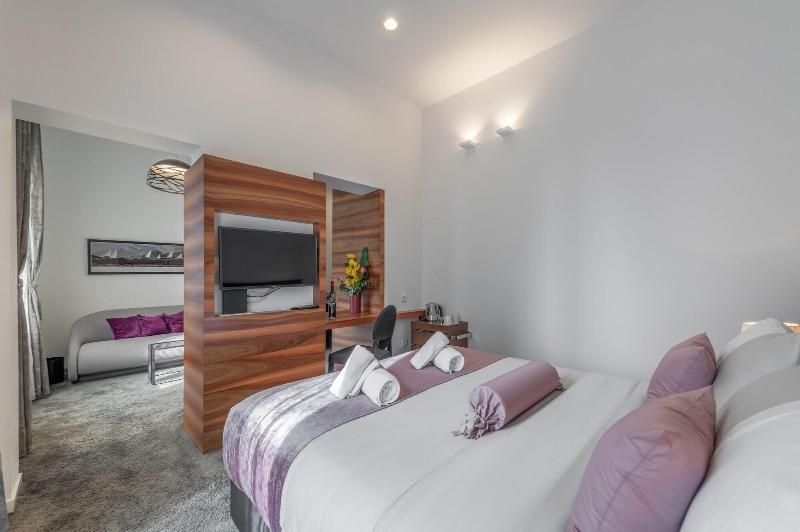 Starlight Luxury Suites image