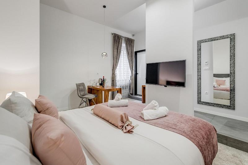 Starlight Luxury Suites image