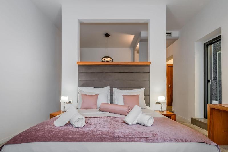 Starlight Luxury Suites image