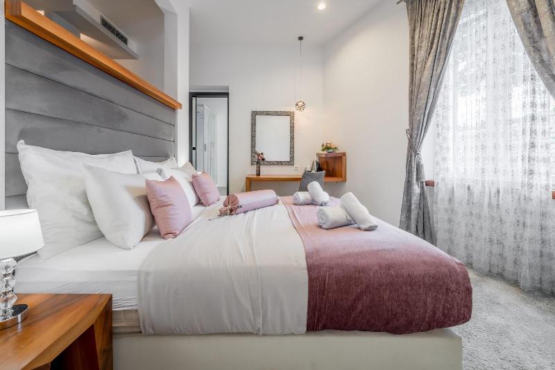 Starlight Luxury Suites image