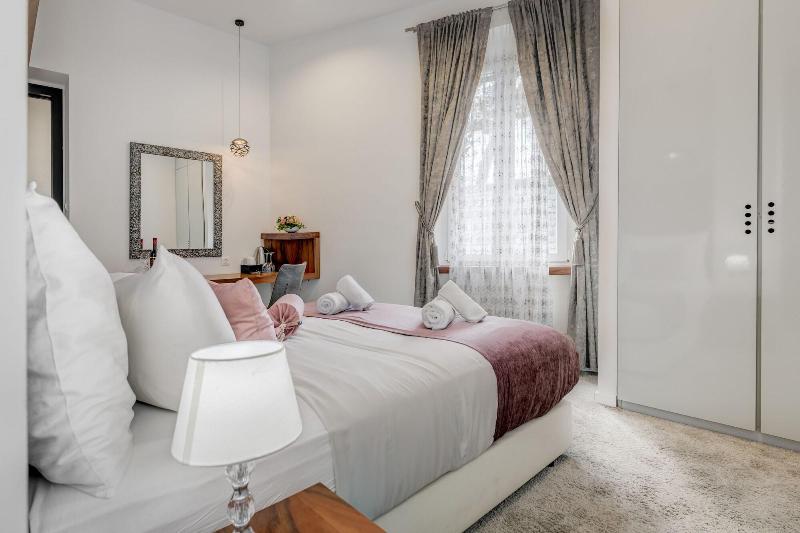 Starlight Luxury Suites image