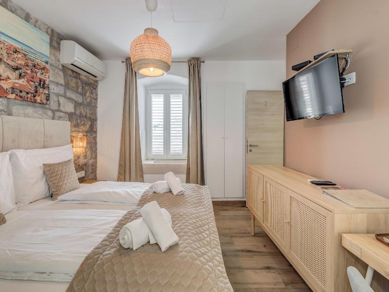 Inmotion Luxury Rooms image