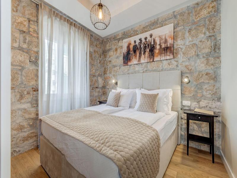 Inmotion Luxury Rooms image