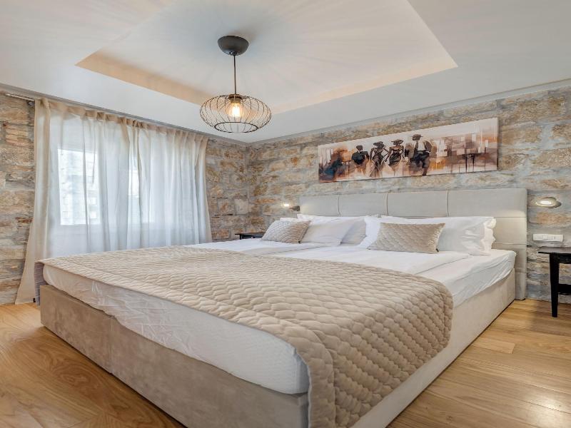 Inmotion Luxury Rooms image