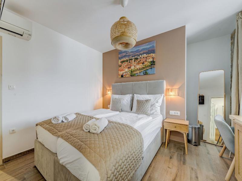 Inmotion Luxury Rooms image