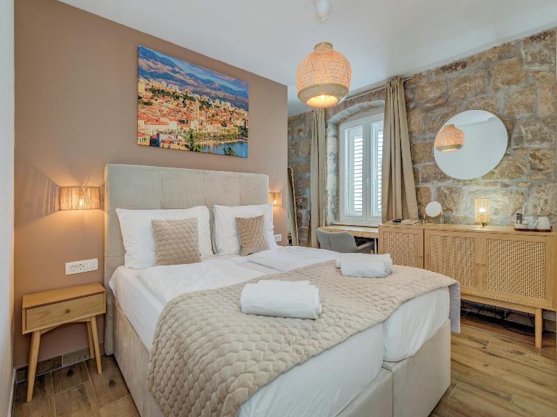 Inmotion Luxury Rooms image