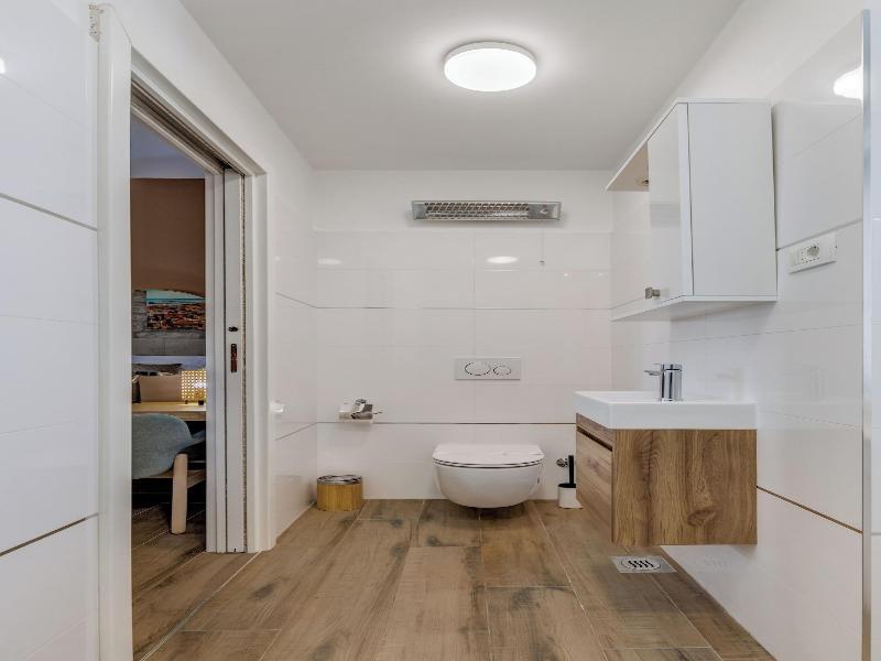 Inmotion Luxury Rooms image