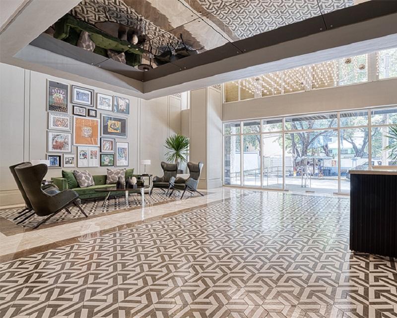 Lobby & Reception