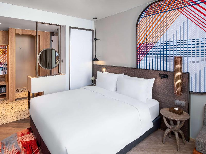 Mercure Bangkok Surawong image