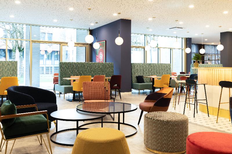 Lobby & Reception