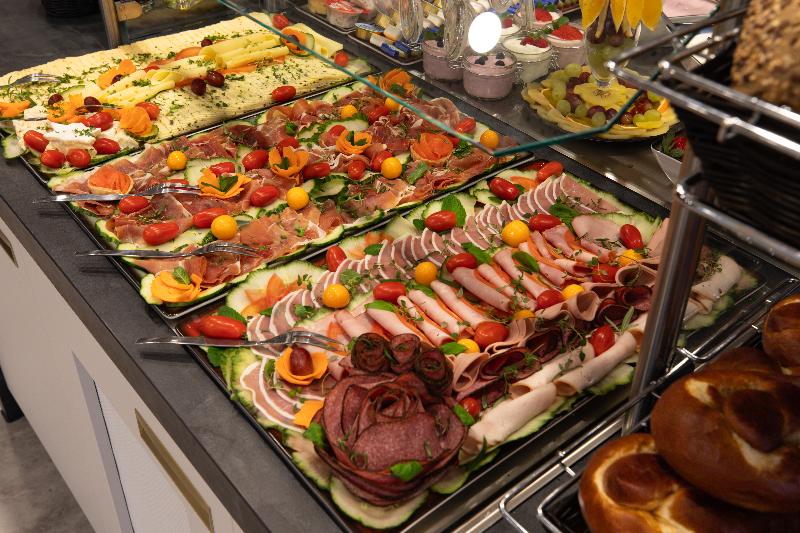 Food & Beverage