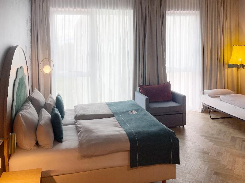 Holiday Inn - the niu, Flower Konstanz image