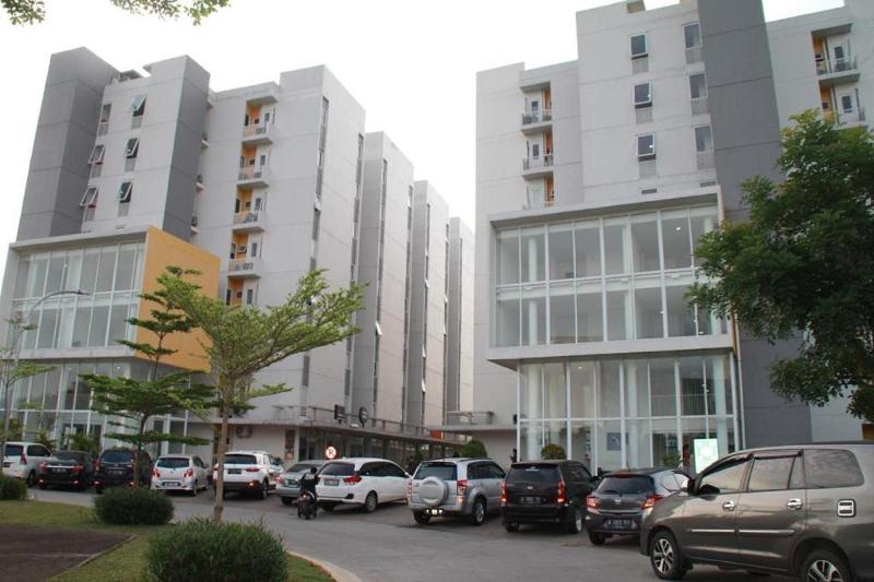 Barata Hotel Near Bandara Soekarno Hatta By Zuzu