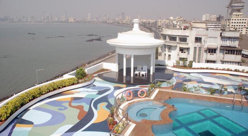 Marine Plaza