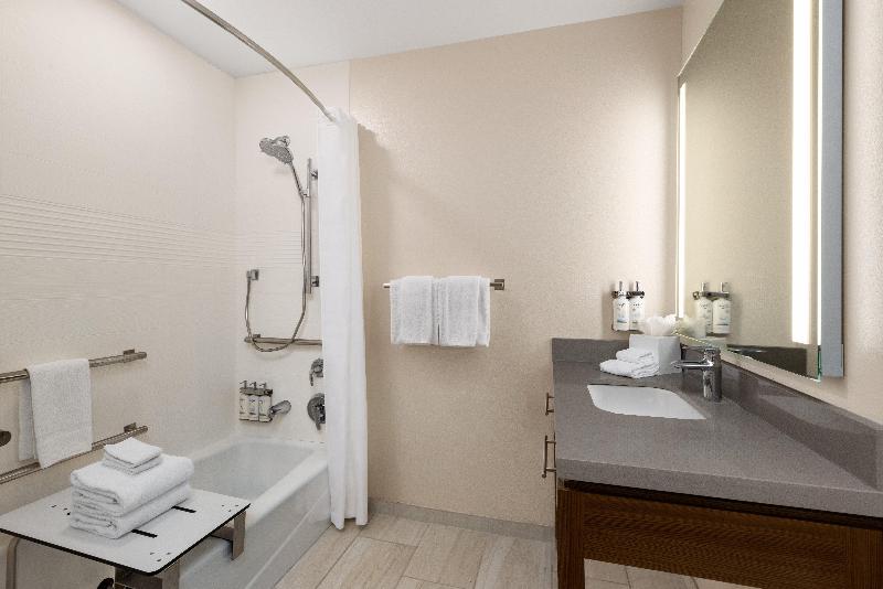 Candlewood Suites Mcpherson image