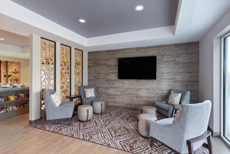 Candlewood Suites Mcpherson image