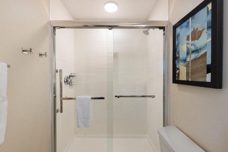 Candlewood Suites Mcpherson image