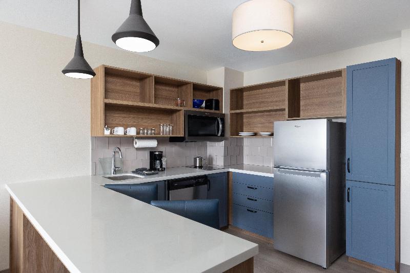 Candlewood Suites Mcpherson image