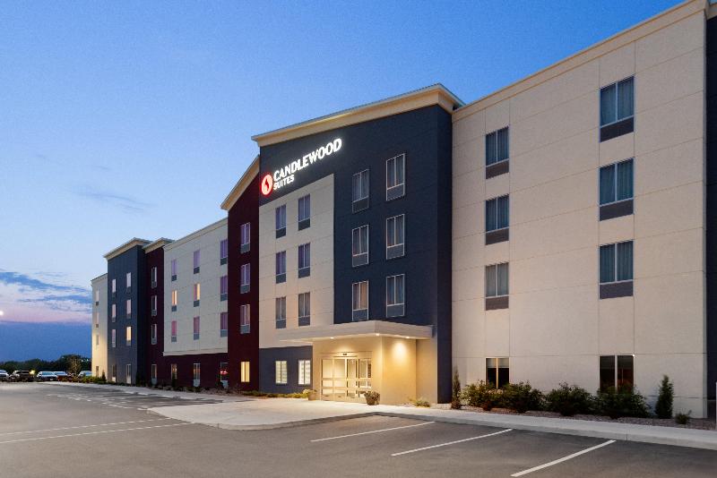 Candlewood Suites Mcpherson image