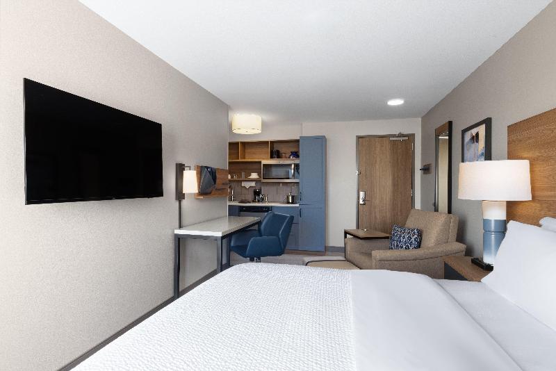 Candlewood Suites Mcpherson image