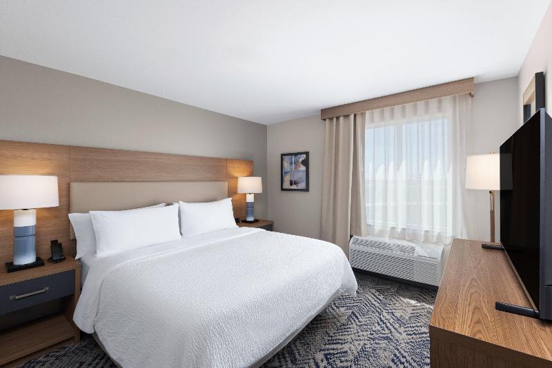 Candlewood Suites Mcpherson image