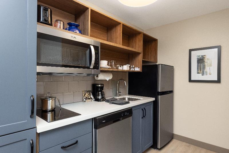 Candlewood Suites Mcpherson image