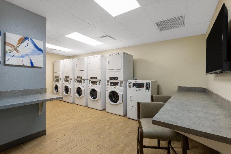 Candlewood Suites Mcpherson image