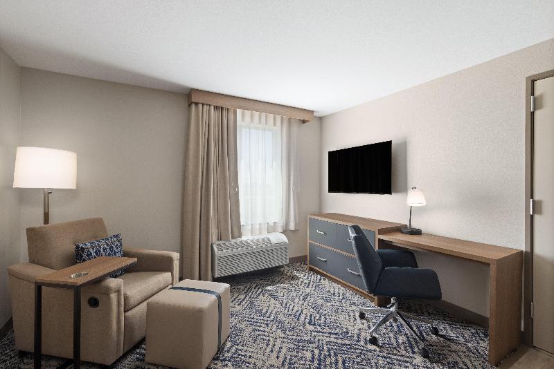Candlewood Suites Mcpherson image