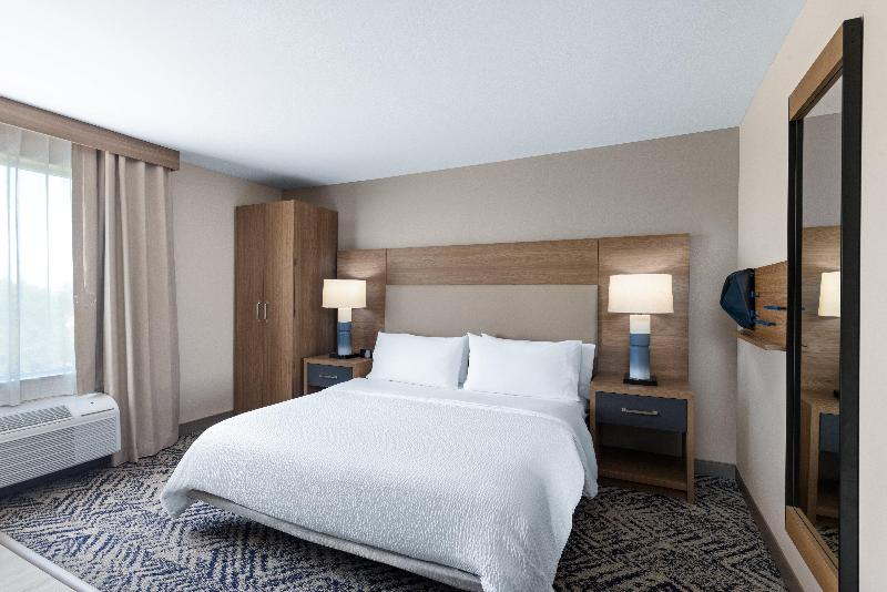 Candlewood Suites Mcpherson image