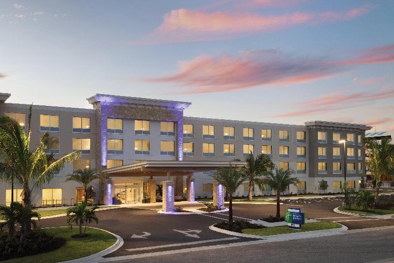 Holiday Inn Express Cape Canaveral image
