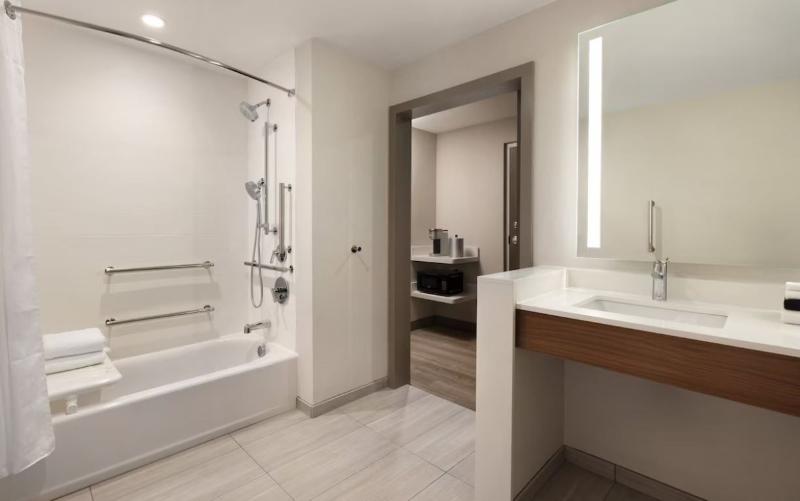 Holiday Inn Express Cape Canaveral image