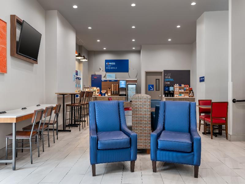 Holiday Inn Express & Suites Bronx - Zoo Area IHG image