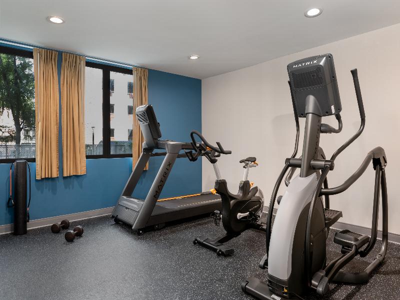 Holiday Inn Express & Suites Bronx - Zoo Area IHG image