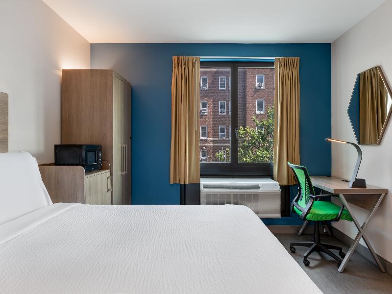 Holiday Inn Express & Suites Bronx - Zoo Area IHG image