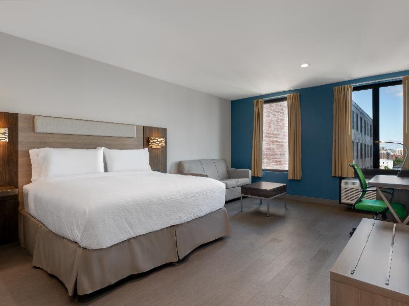 Holiday Inn Express & Suites Bronx - Zoo Area IHG image