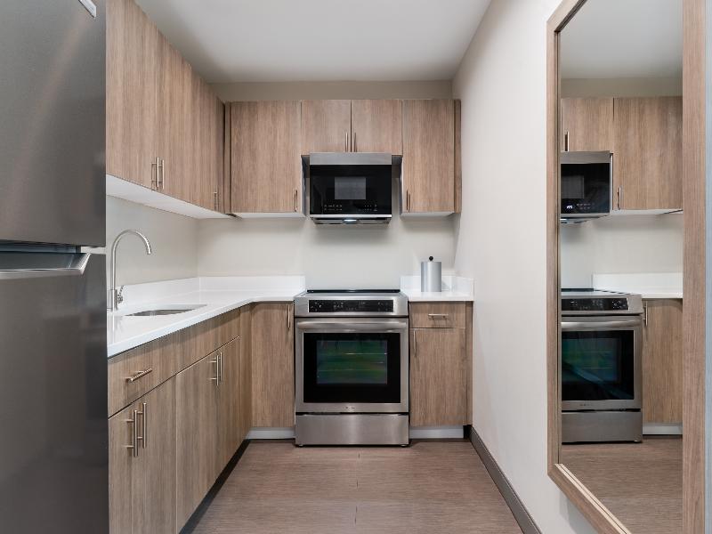 Holiday Inn Express & Suites Bronx - Zoo Area IHG image
