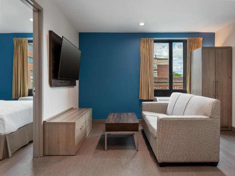 Holiday Inn Express & Suites Bronx - Zoo Area IHG image