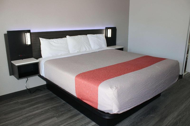 River City Hotel image