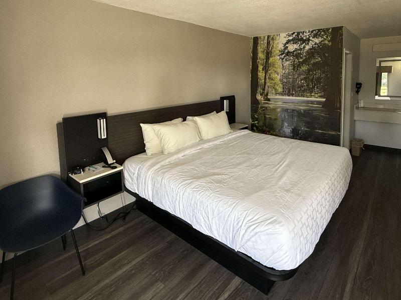 River City Hotel image