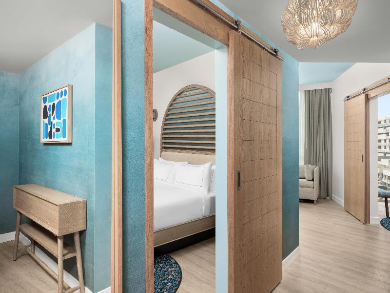 Hiatus Clearwater Beach Curio Collection Hilton image