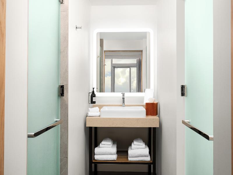 Hiatus Clearwater Beach Curio Collection Hilton image