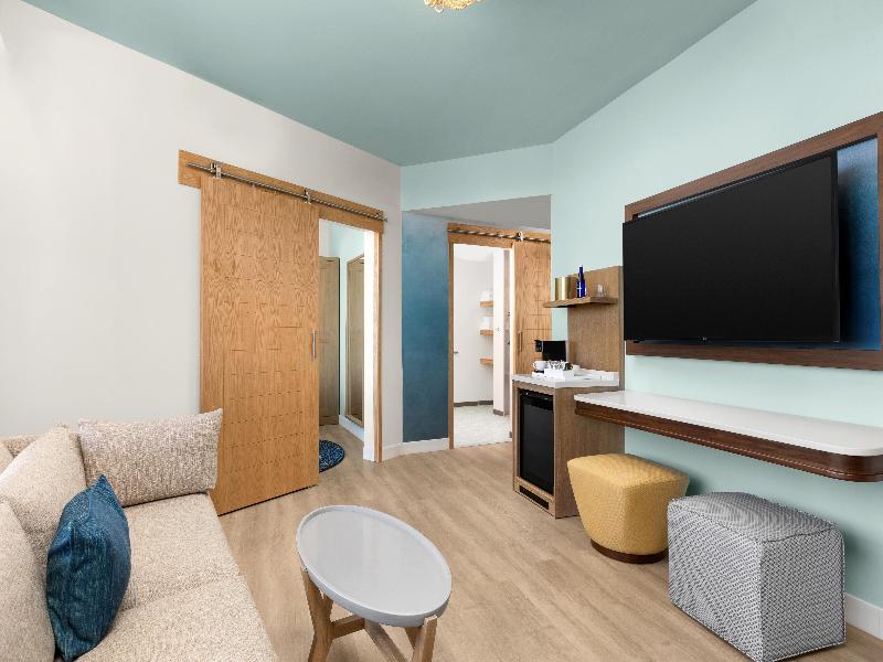 Hiatus Clearwater Beach Curio Collection Hilton image
