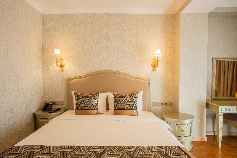 Panorama Lisi Grand Hotel image