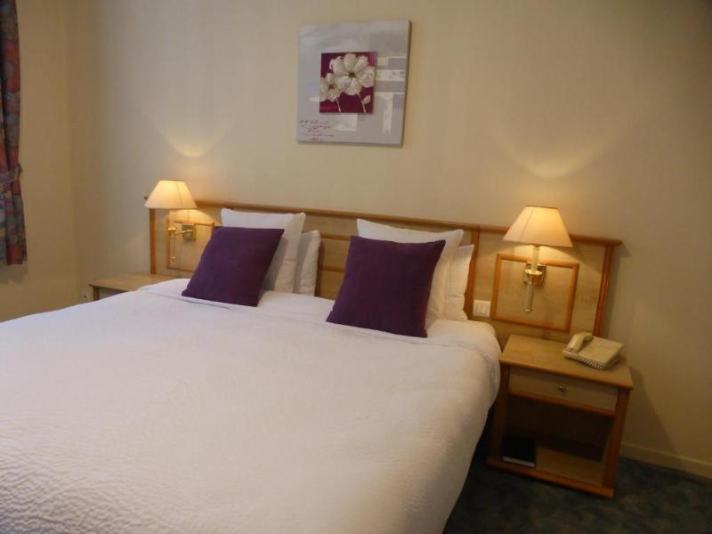 Logis Hostellerie Saint Louis image