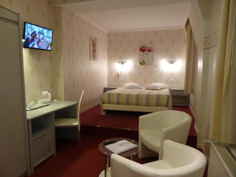 Logis Hostellerie Saint Louis image