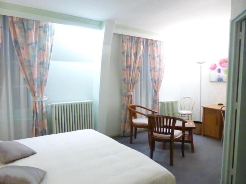 Logis Hostellerie Saint Louis image
